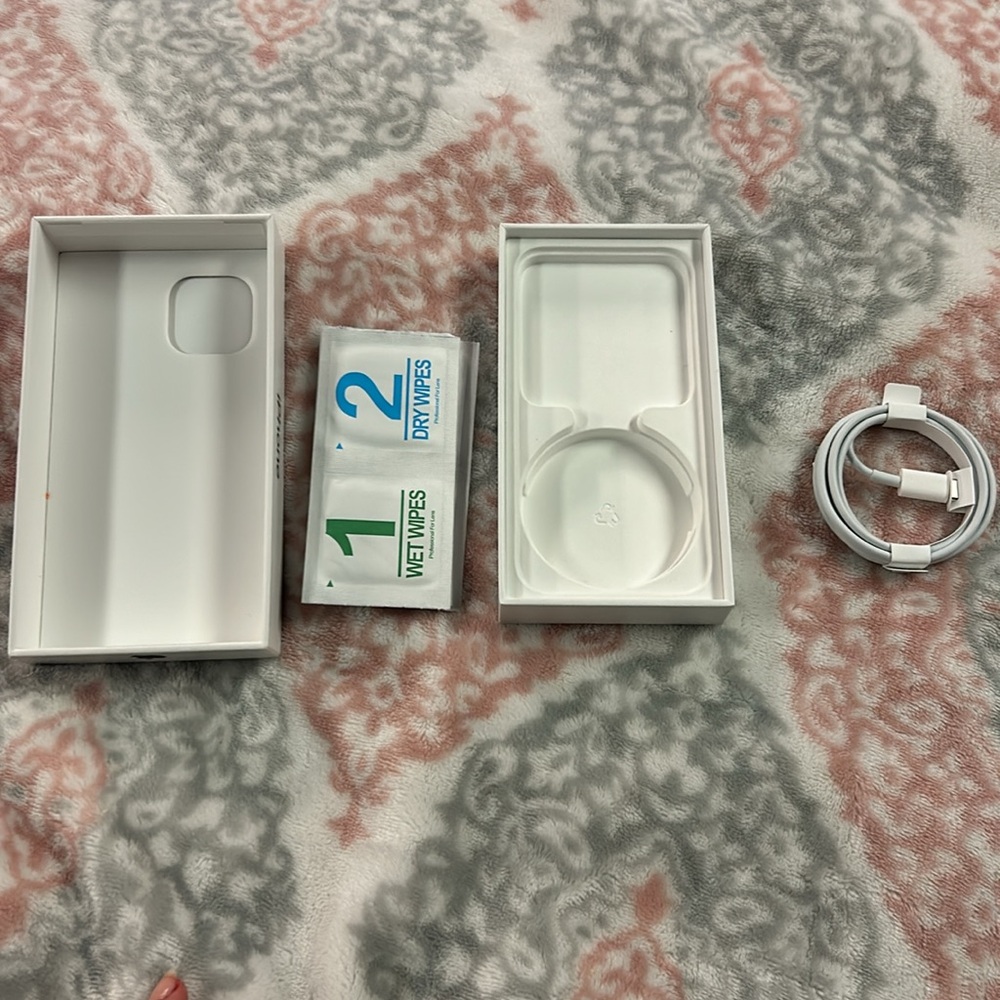 iPhone 13 mini box only - Picture 2 of 3